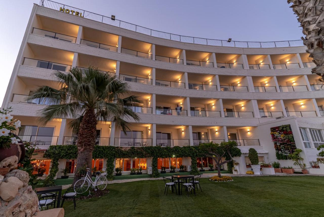 Ramada Resort By Wyndham El Puerto de Mazarrón Exteriör bild